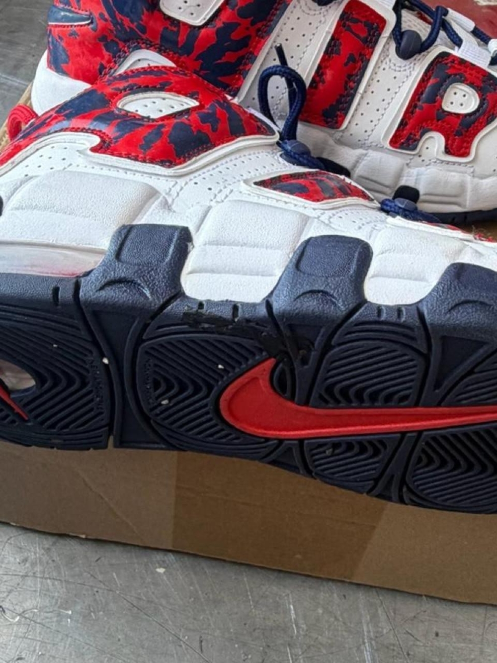 Nike Kids White, Red & Navy Patterned Sneakers